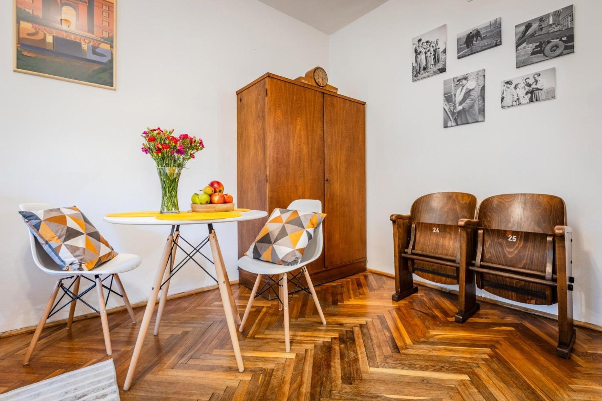Na Muranowie - Mieszkanie Z Historia I In Muranow - A Flat With Warsaw History מראה חיצוני תמונה